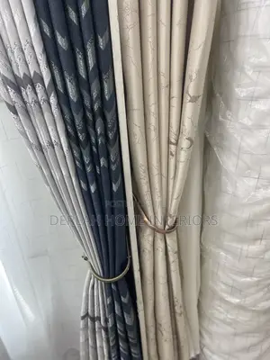 Curtains in Zigzag Desighns