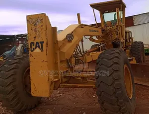Photo - Graders in Good Conditions for Sale