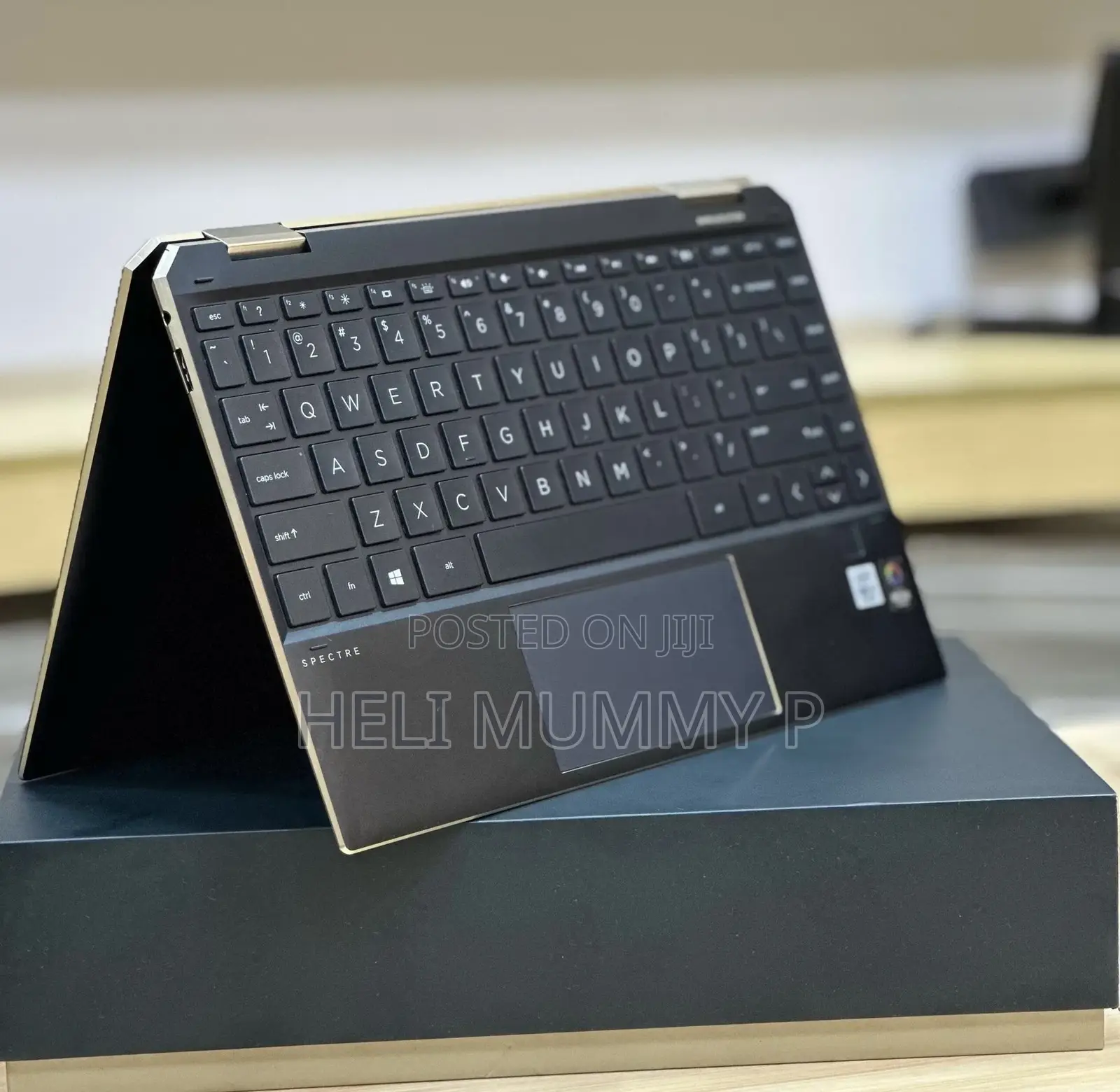 New Laptop HP Spectra 13 16GB Intel Core I7 SSD 1T