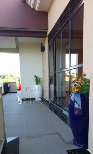Unique Fibre Glass Decorative Flower Pots