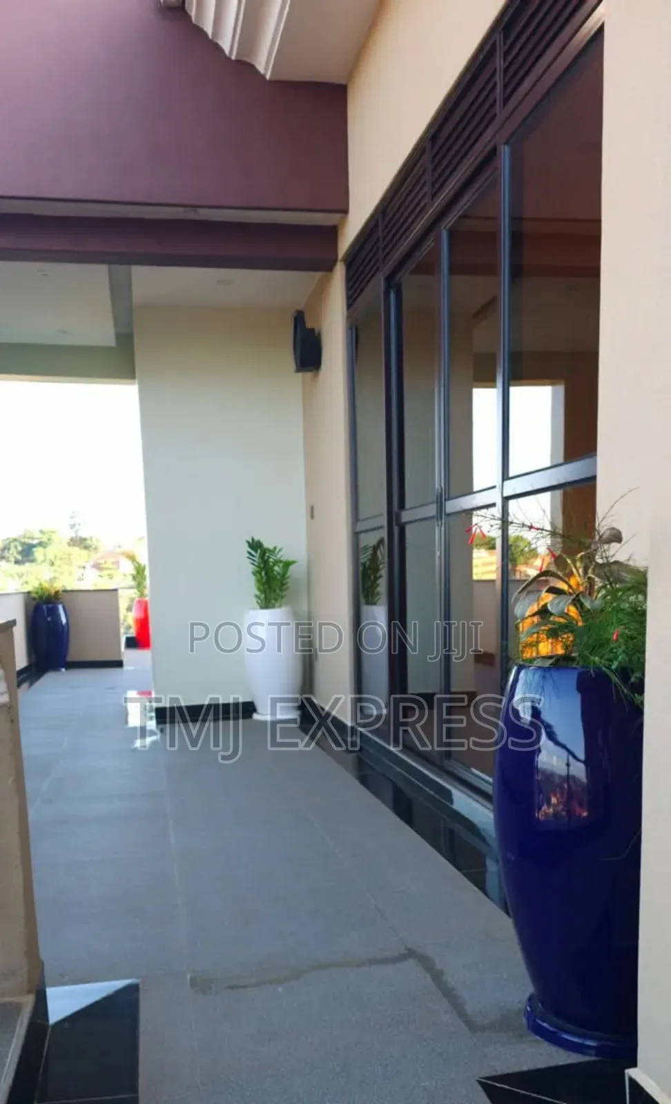 Unique Fibre Glass Decorative Flower Pots