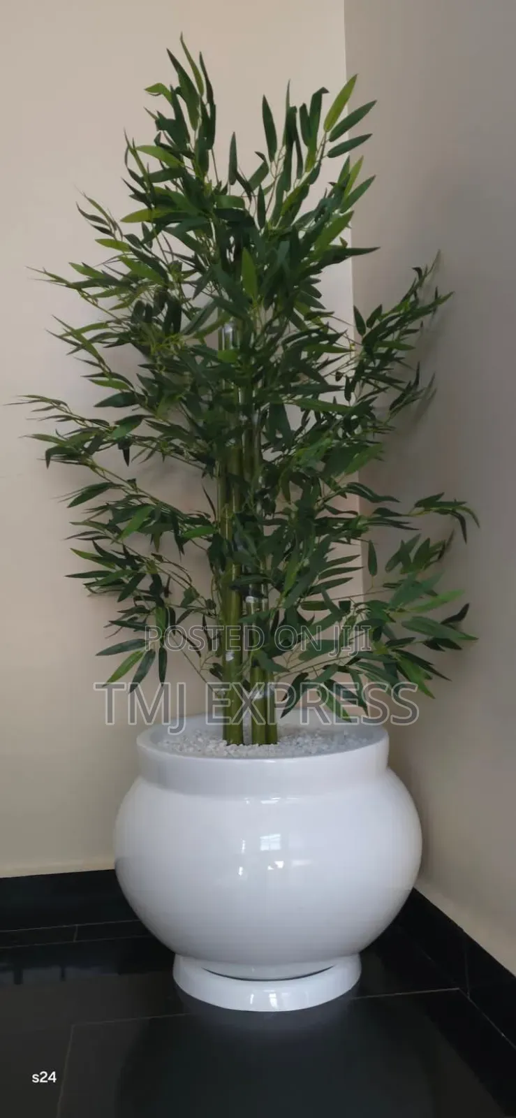 Unique Fibre Glass Decorative Flower Pots