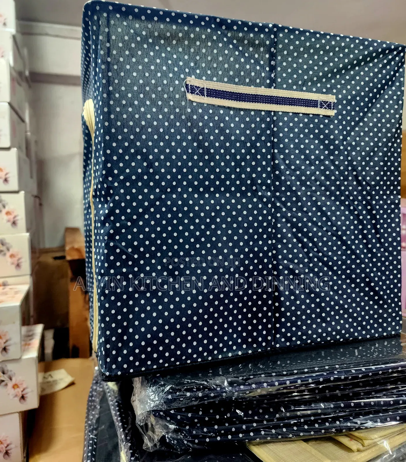 Laundry Basket With Lid and Zip
