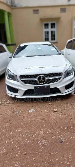Photo - Mercedes-Benz C200 2016 White