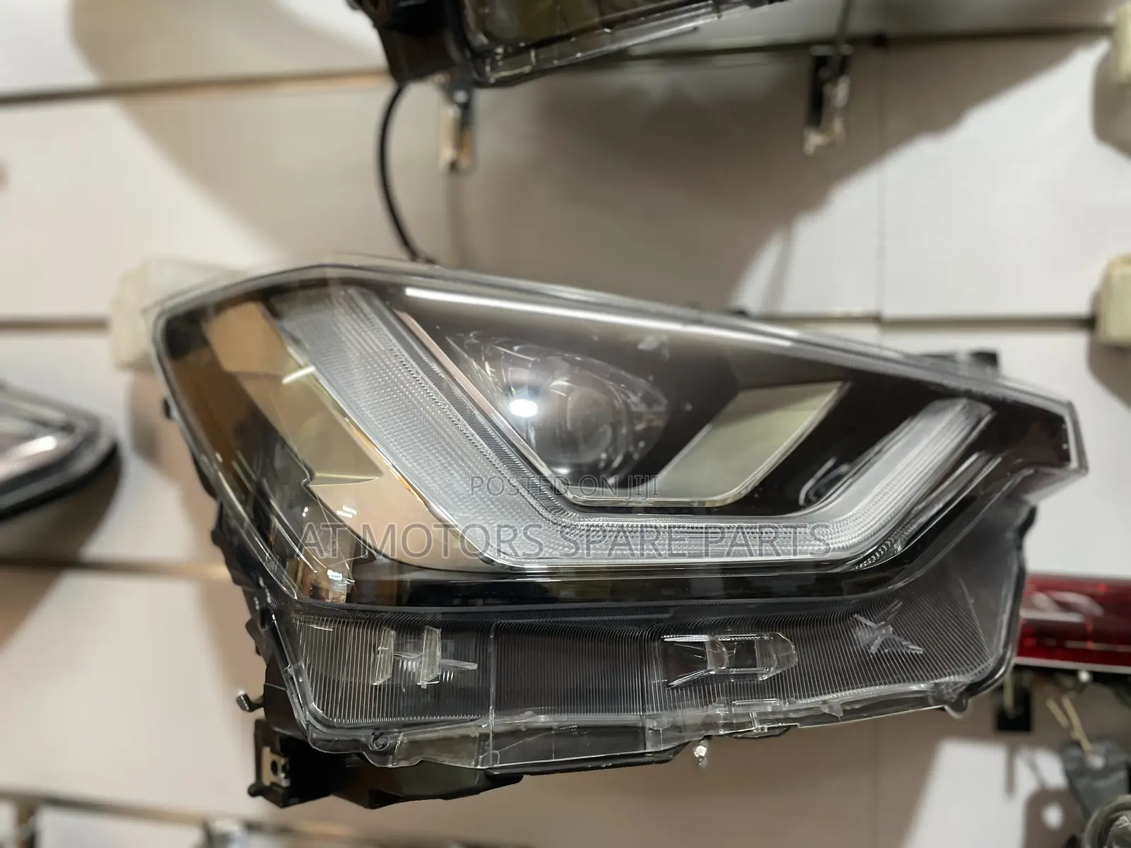 Isuzu Dmax 2020 Head Lump