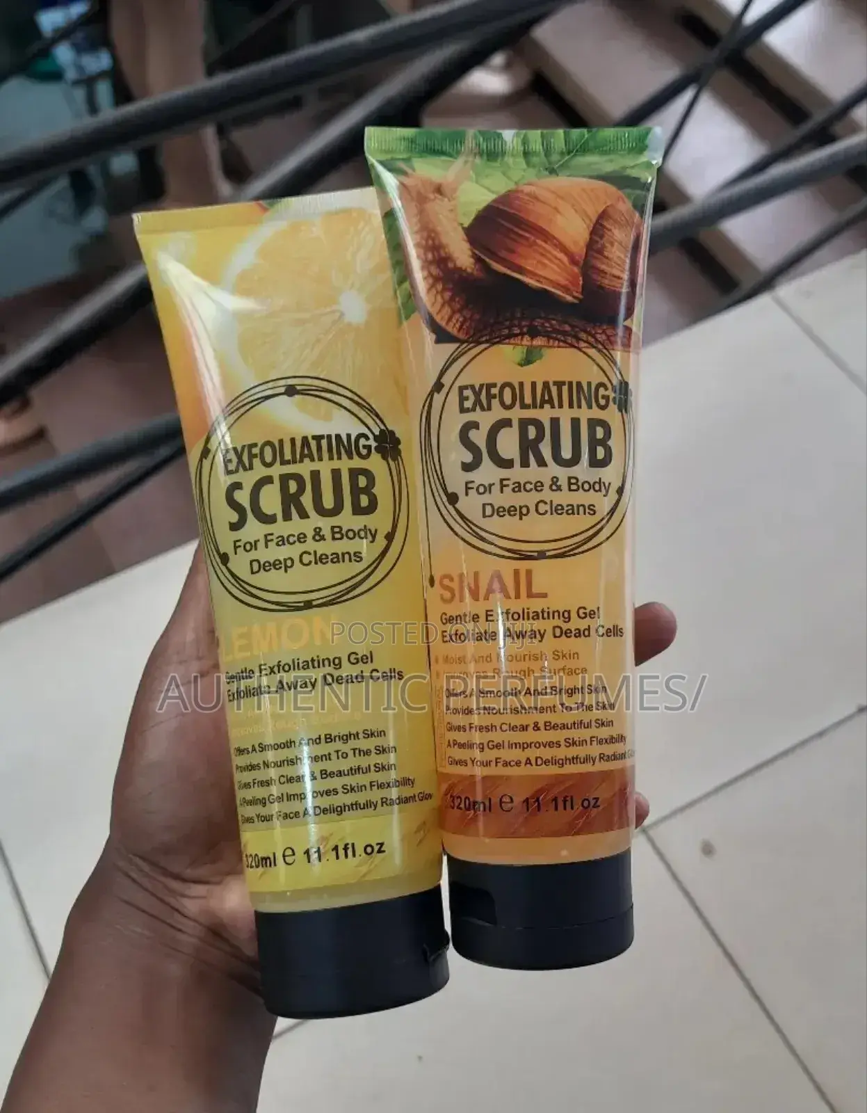 Fruit of Wokali Exfoliating Scrubs 320ml