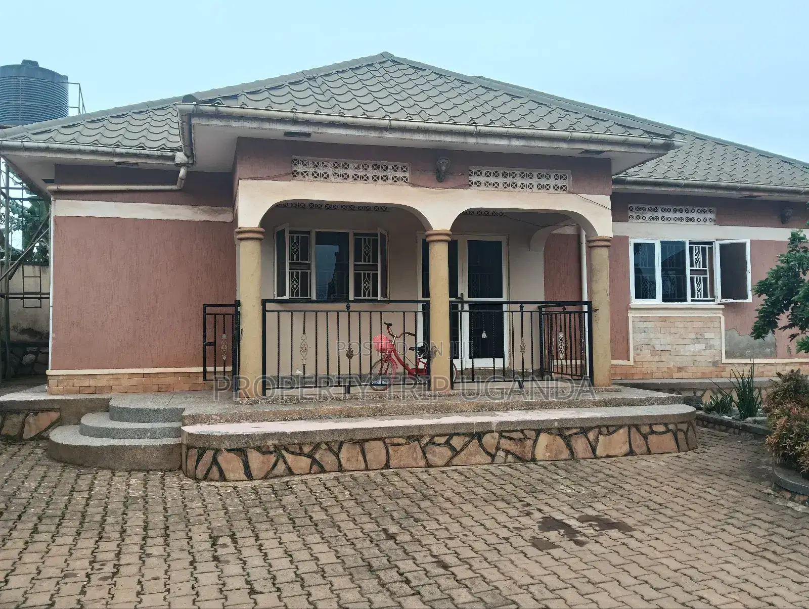 4bdrm House in Butenga, Kira for sale