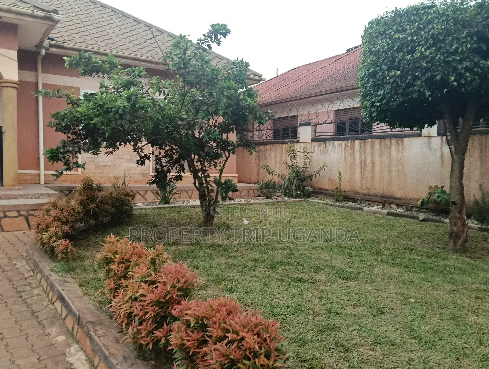 4bdrm House in Butenga, Kira for sale