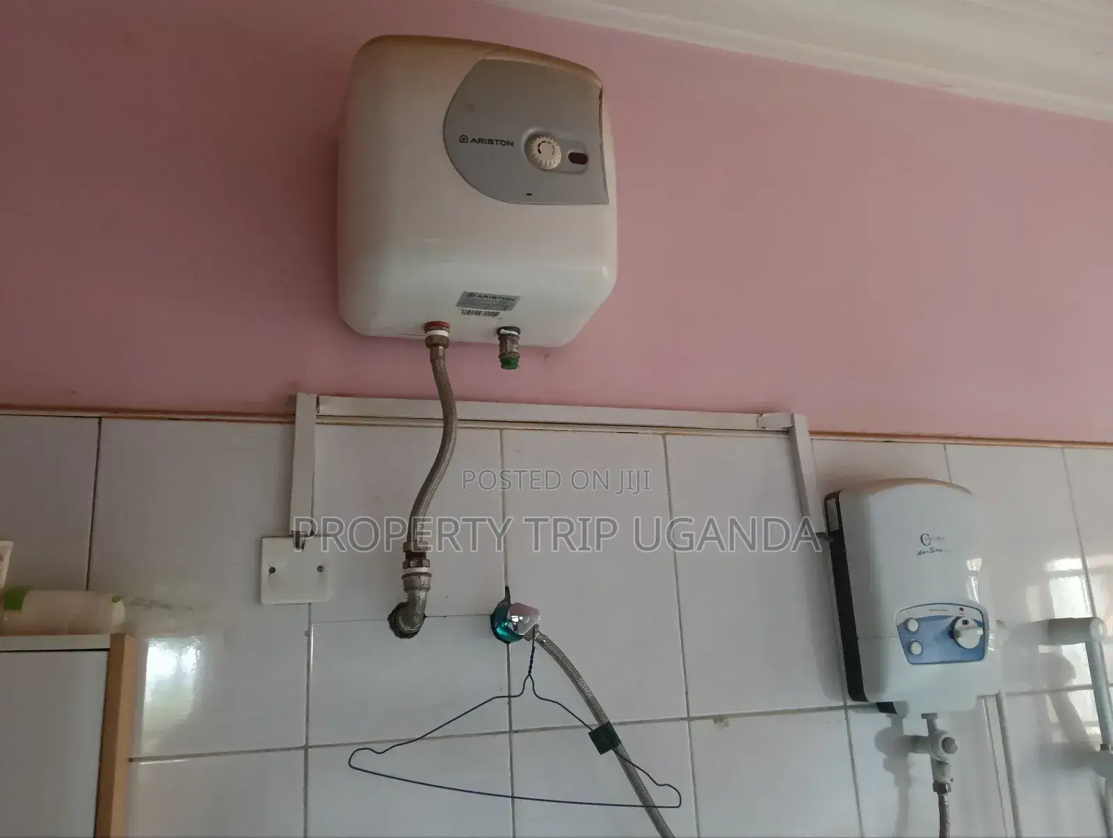 4bdrm House in Butenga, Kira for sale