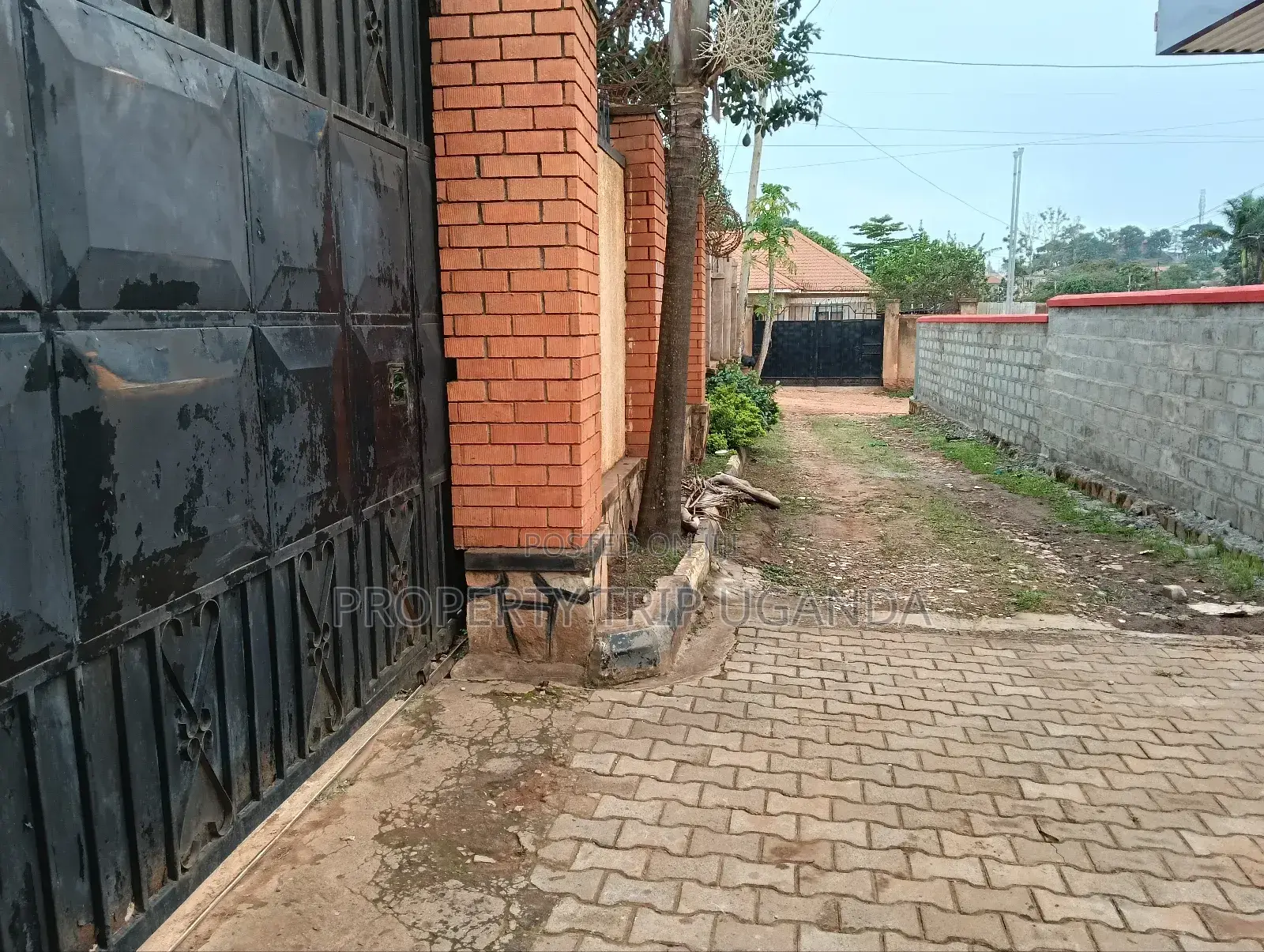 4bdrm House in Butenga, Kira for sale