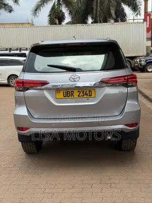 Toyota Fortuner 2.8 D AWD 2016 Silver