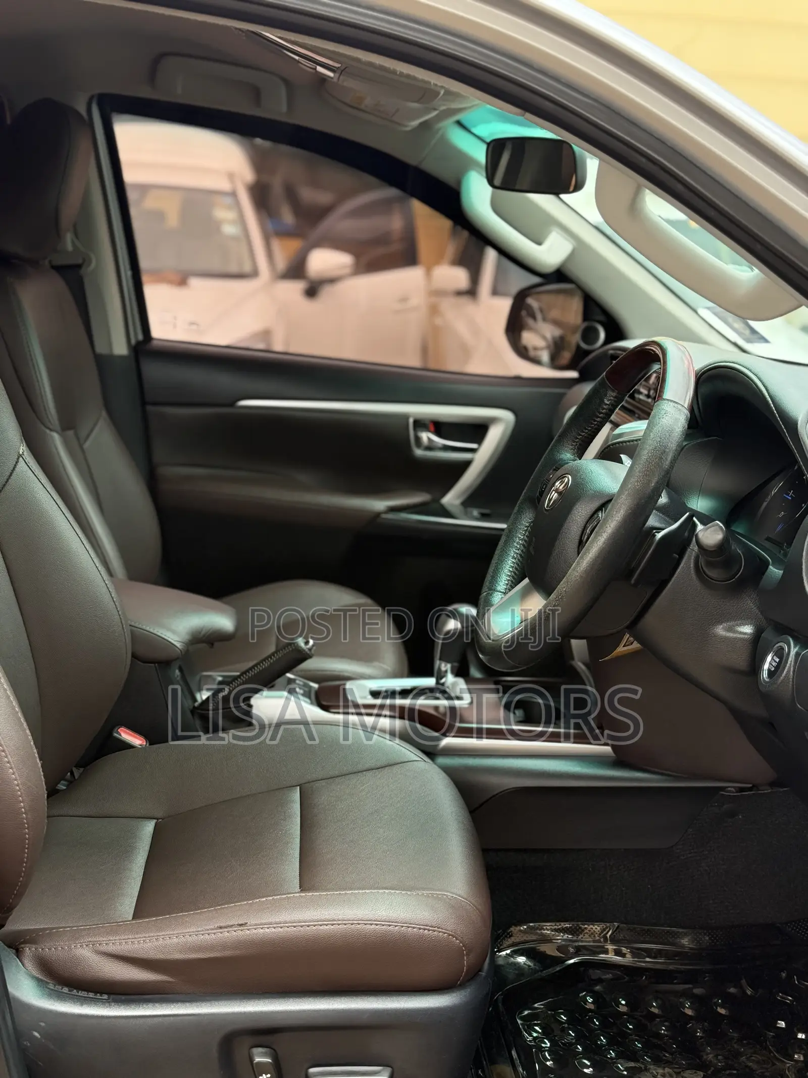 Toyota Fortuner 2.8 D AWD 2016 Silver