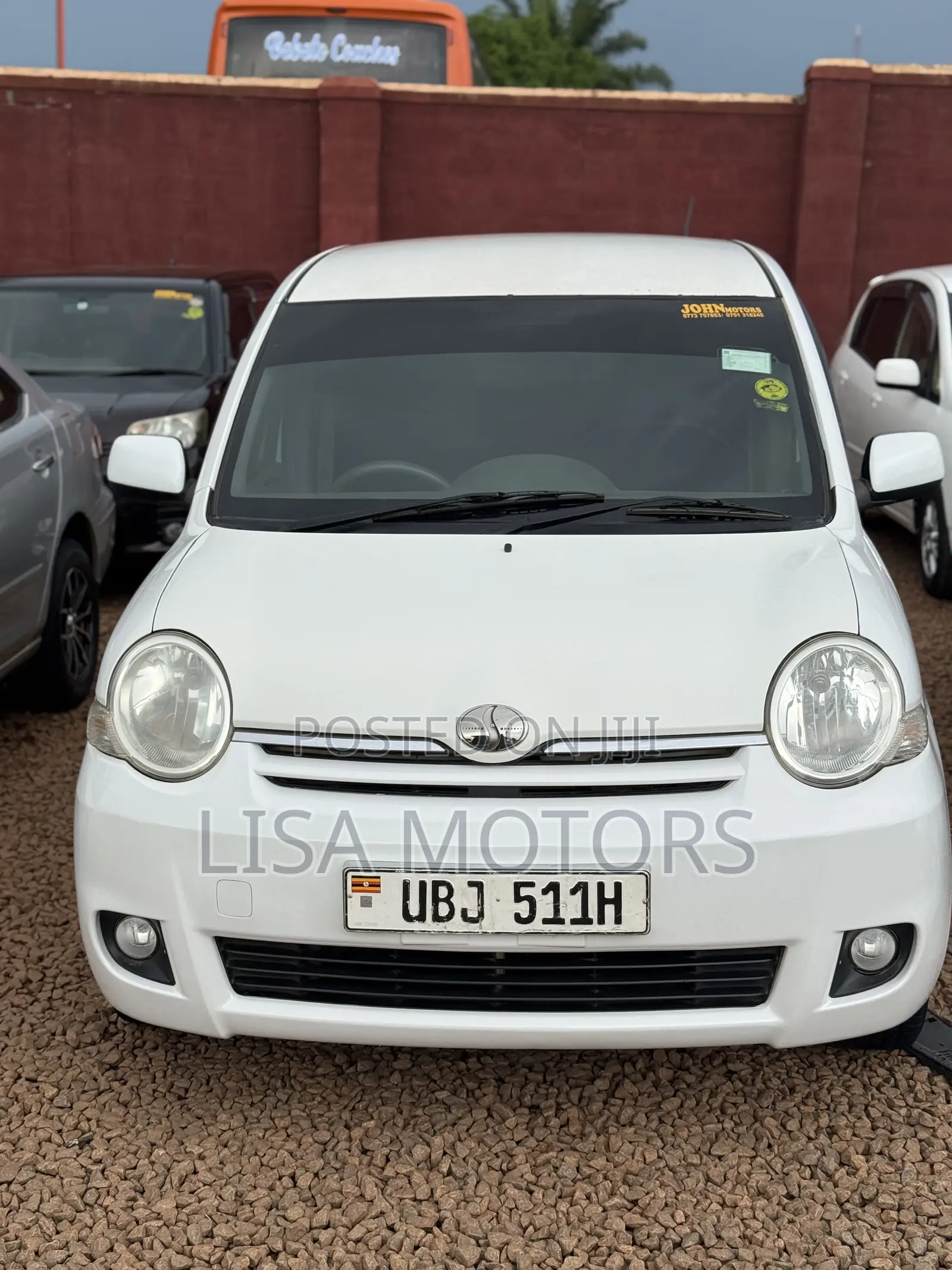 Toyota Sienta 2007 White