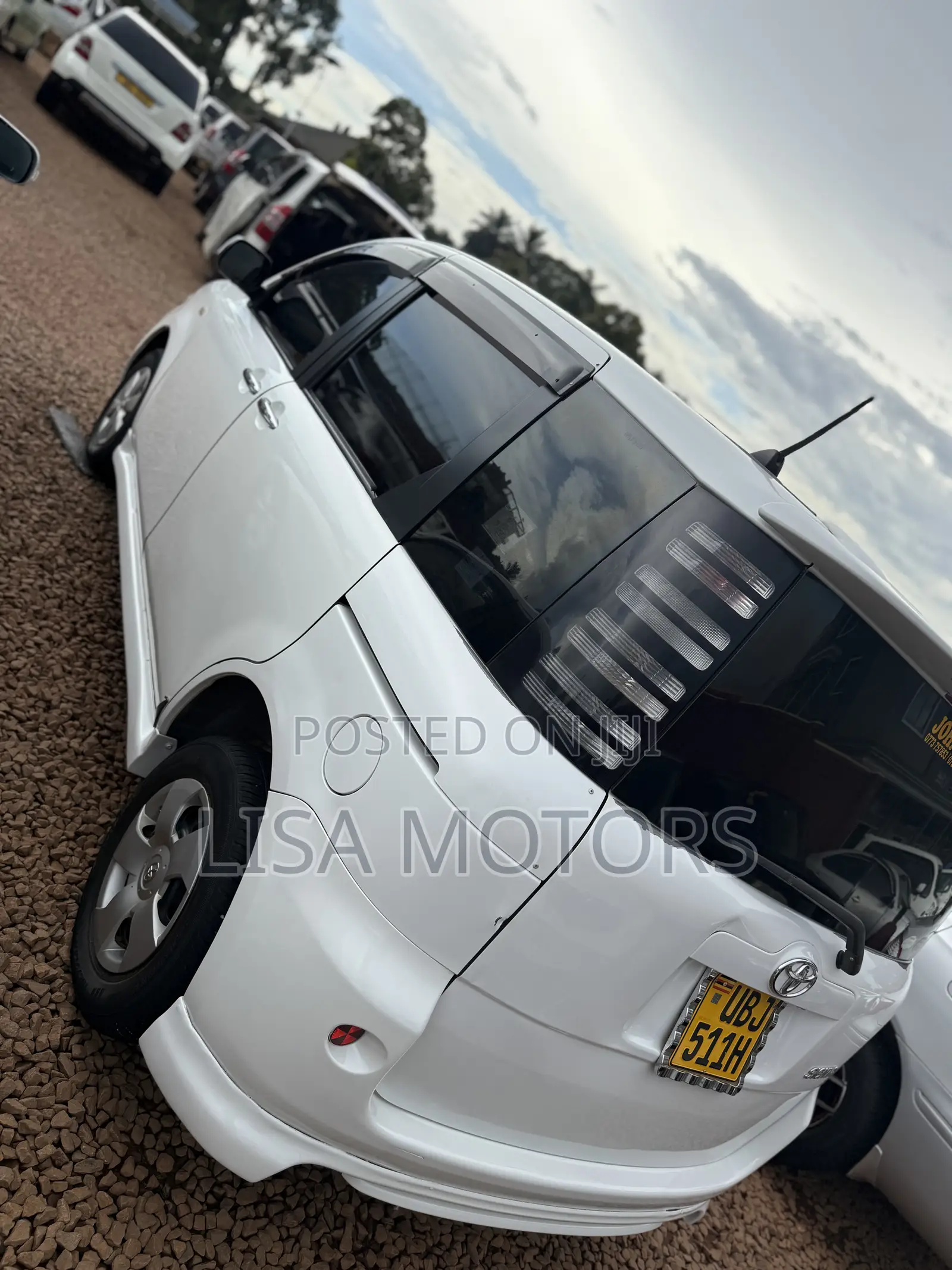Toyota Sienta 2007 White