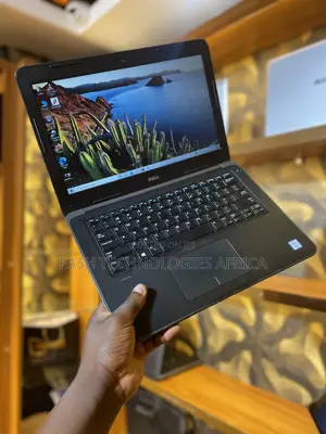 New Laptop Dell Latitude 13 3380 8GB Intel Core I5 HDD 500GB