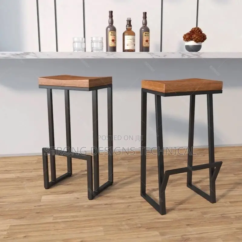 A Pair of 2 Bar Stools/ Counter Stools / Kitchen