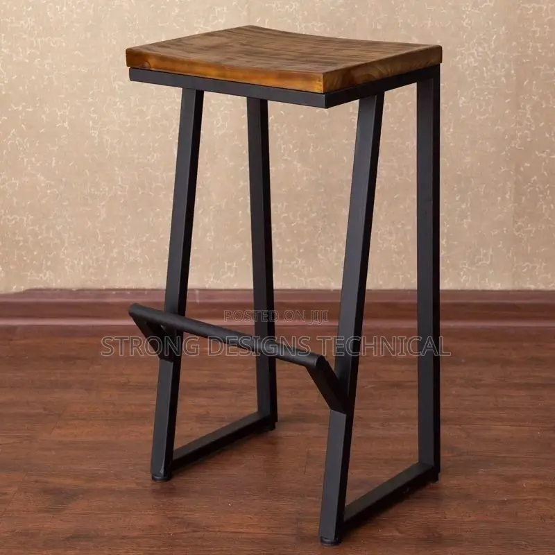 A Pair of 2 Bar Stools/ Counter Stools / Kitchen