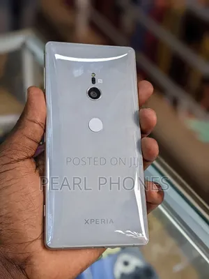Photo - Sony Xperia XZ2 64 GB Gray
