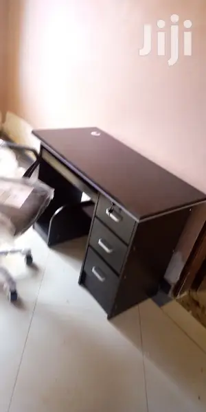 Aset of Desk and Chair
