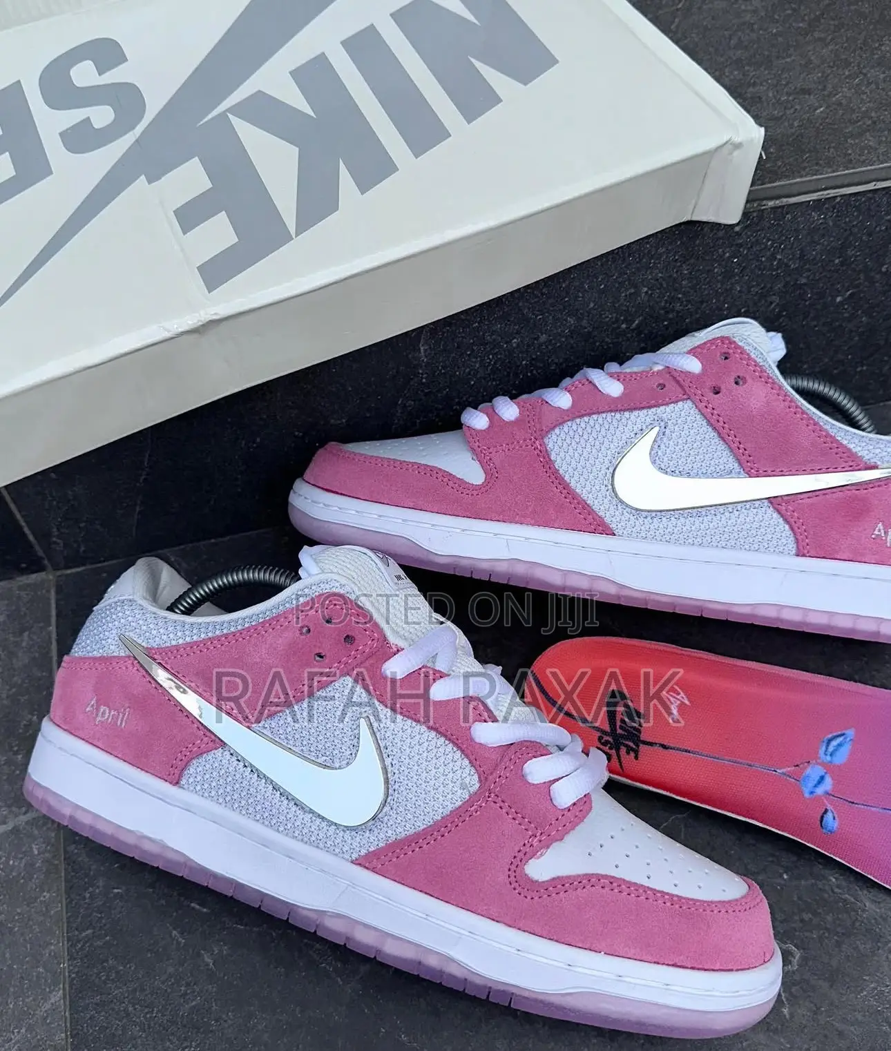 Original Unisex Nike Sb Dunk Low X April “Pink” Sneakers