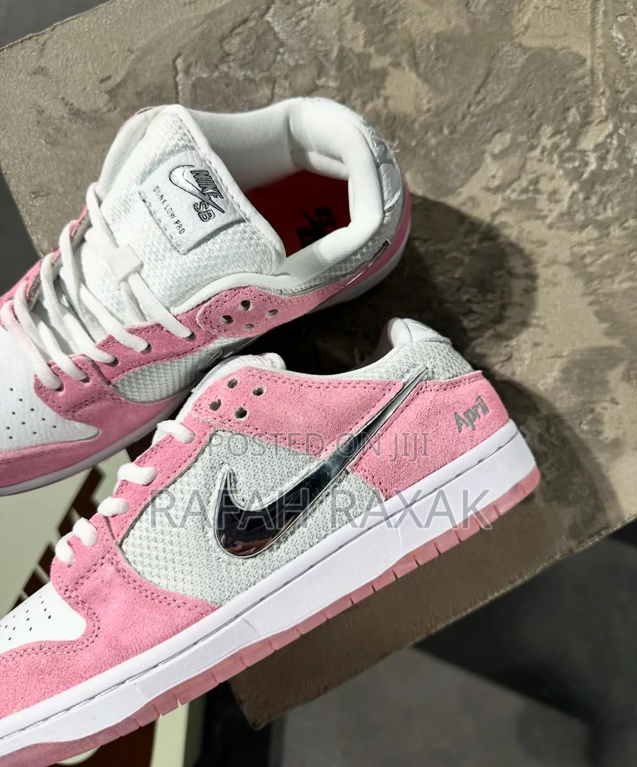 White/Pink Nike Sb Dunk Low Pro X April Skateboard Sneakers