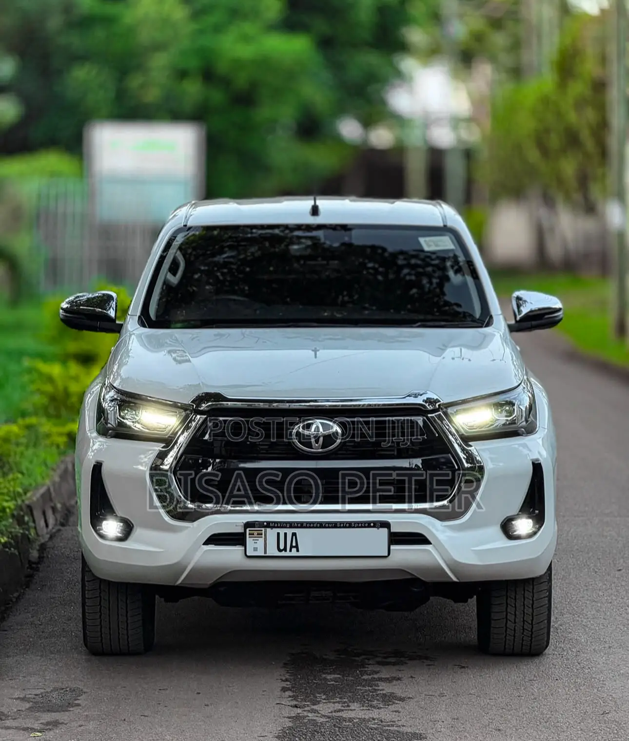 Toyota Hilux 2021 White