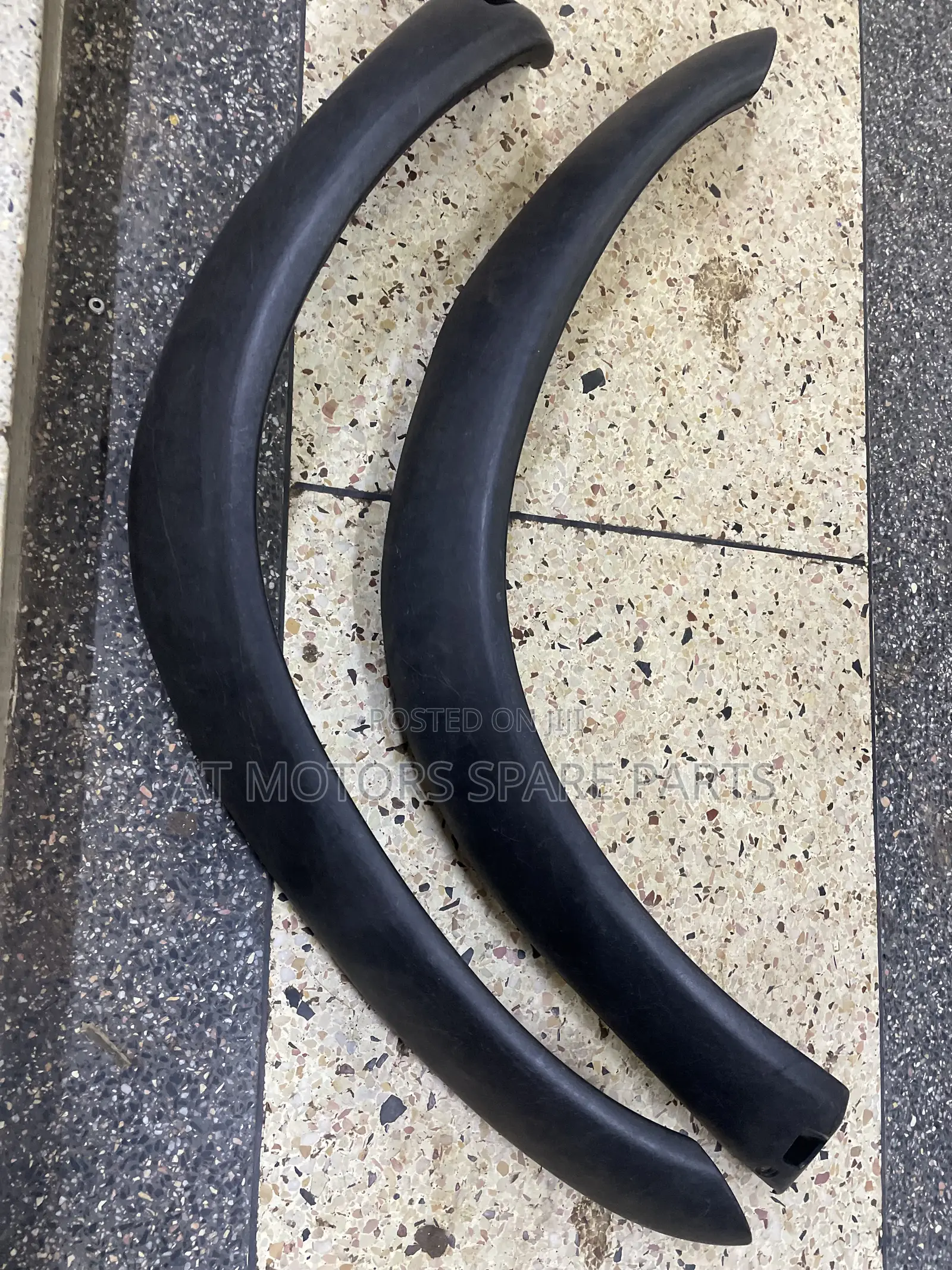 Hilux 106 Fender Moulding