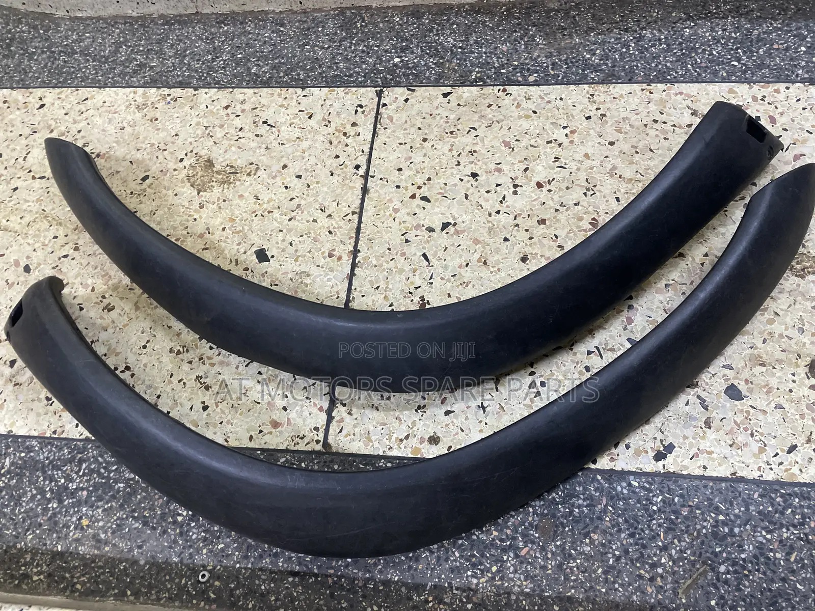 Hilux 106 Fender Moulding