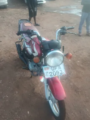 TVS HLX 125 2022 Red
