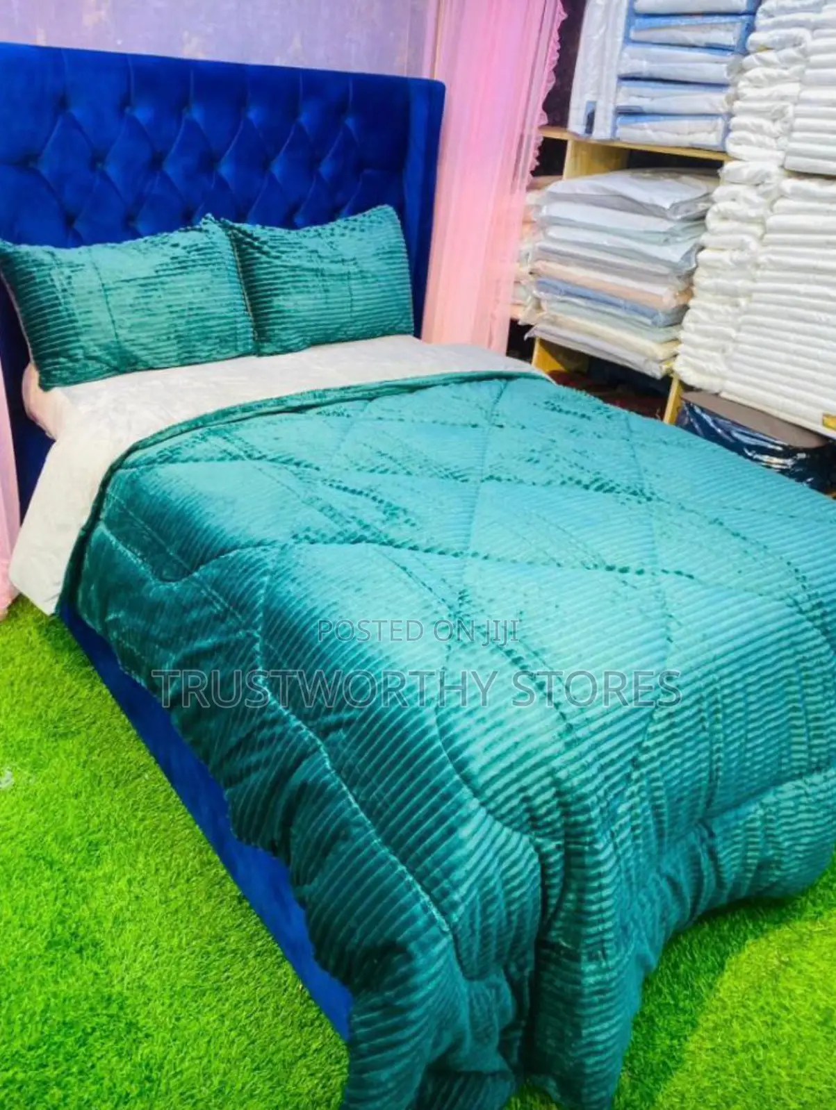4pc Velvet Duvet - 2 Pillowcases, 1 Bedsheet and 1 Duvet