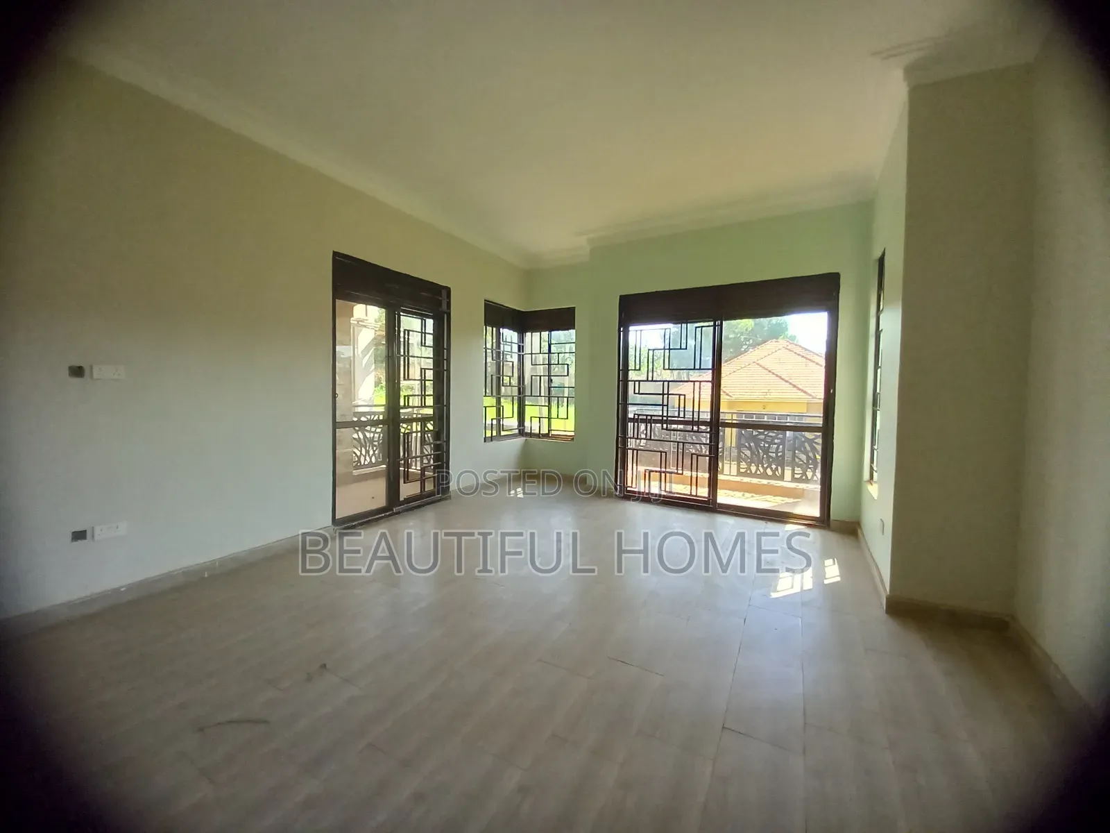 Furnished 4bdrm Duplex in Kira Mamerito Road for sale
