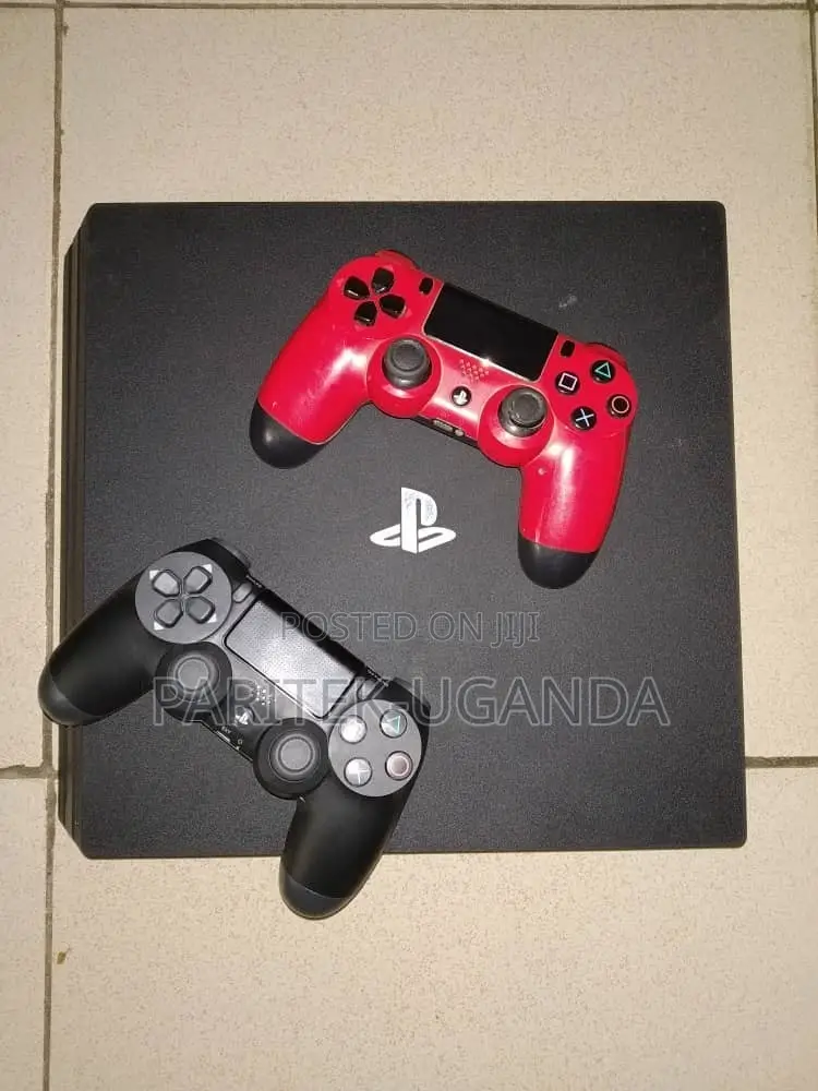 Playstation 4 Pro W/ 10 Games/02 Controllers/500gb Hdd