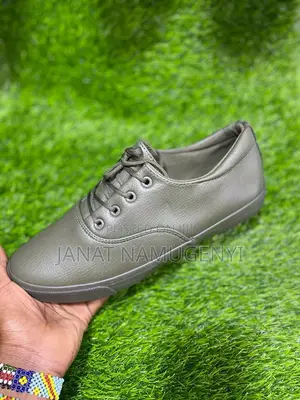 Plain Army Green Sneakers