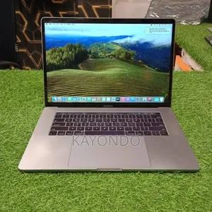 Laptop Apple MacBook Pro 2017 16GB Intel Core I7 SSD 512GB