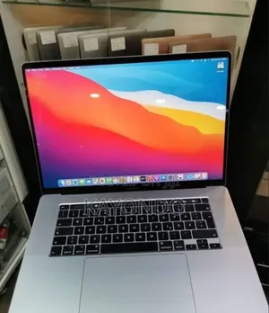 Laptop Apple MacBook Pro 2017 16GB Intel Core I7 SSD 512GB