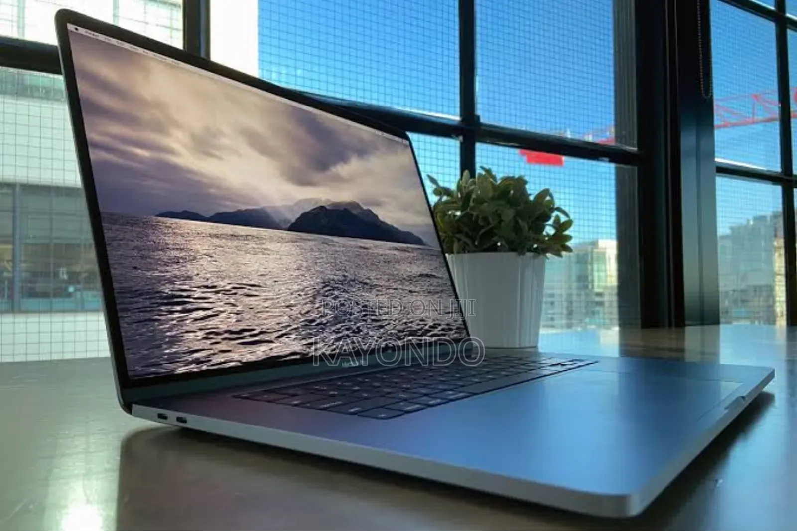Laptop Apple MacBook Pro 2017 16GB Intel Core I7 SSD 512GB