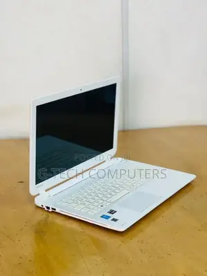 New Laptop Toshiba Satellite L50 8GB Intel Core I5 HDD 500GB