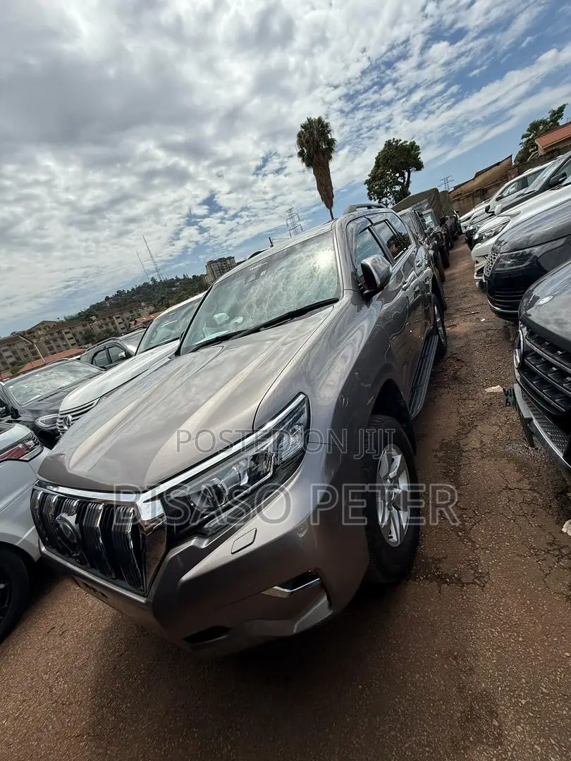 Toyota Land Cruiser Prado 2.8 2020 Gray