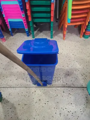 Plastic Pedal Dustbin