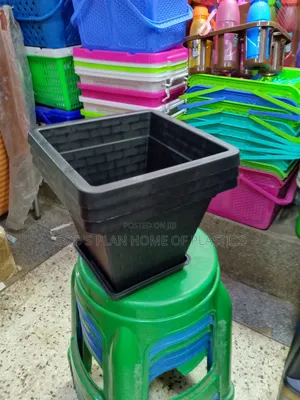 Photo - Small Plastic Flower Pots (Black)