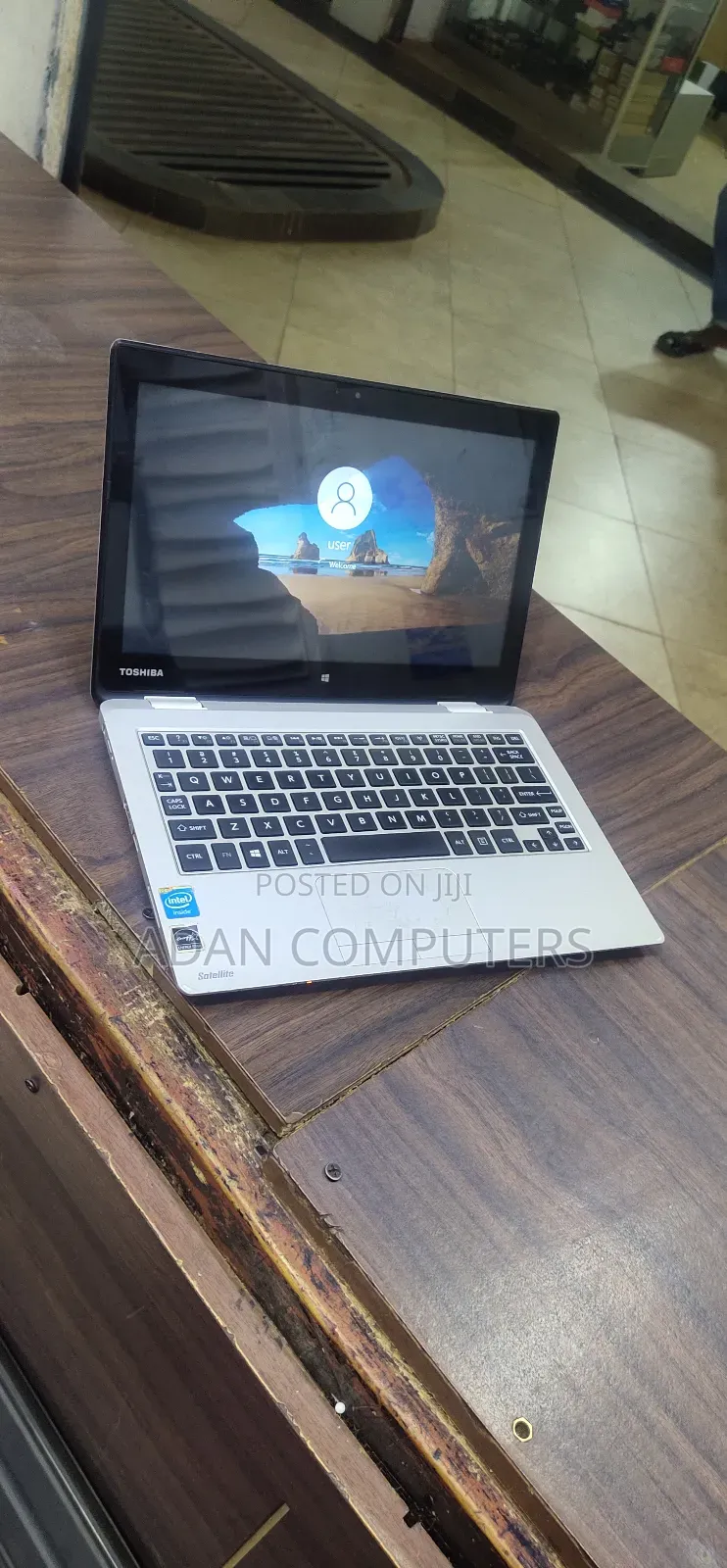 Laptop Toshiba NB300 2GB Intel Celeron SSD 60GB