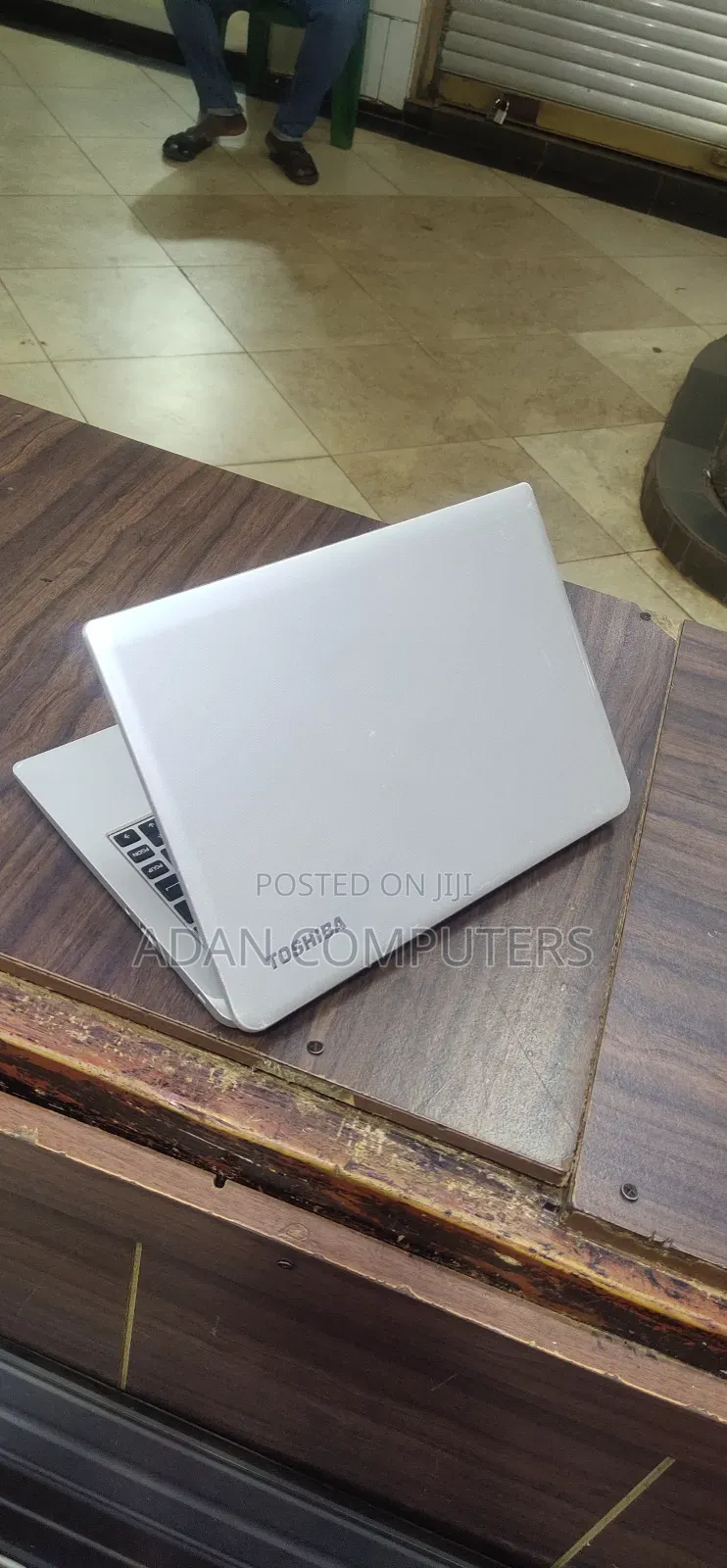 Laptop Toshiba NB300 2GB Intel Celeron SSD 60GB