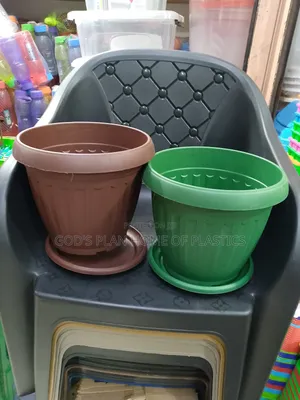 Photo - Small Plastic Flower Pots (Round)