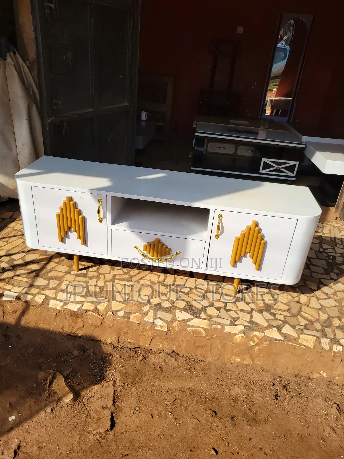 Tv Stand/Curved Edge Tv Stand