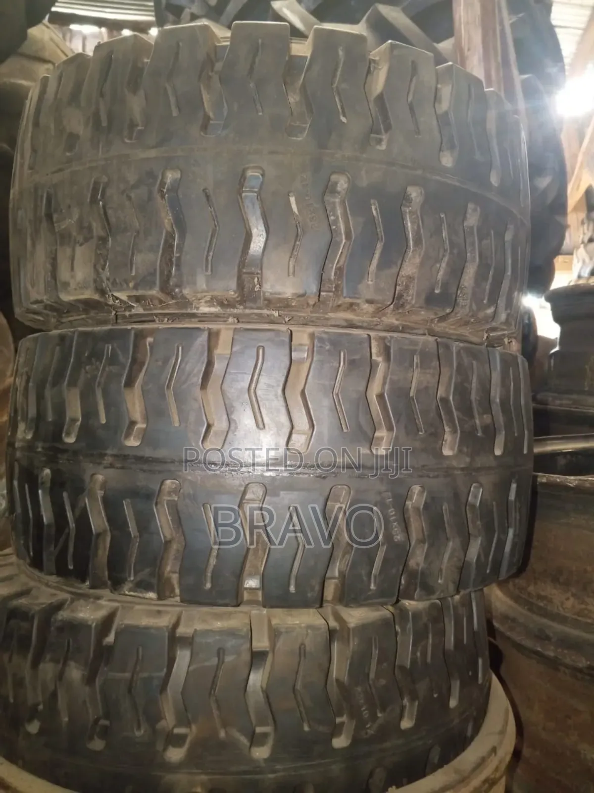 32x10 - 12 Solid Tyres for Forklift.