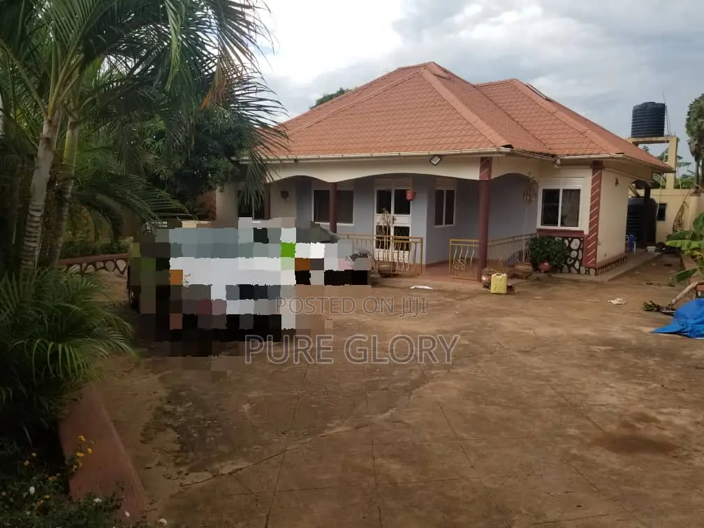 3bdrm Bungalow in Buwate, Central Division for sale