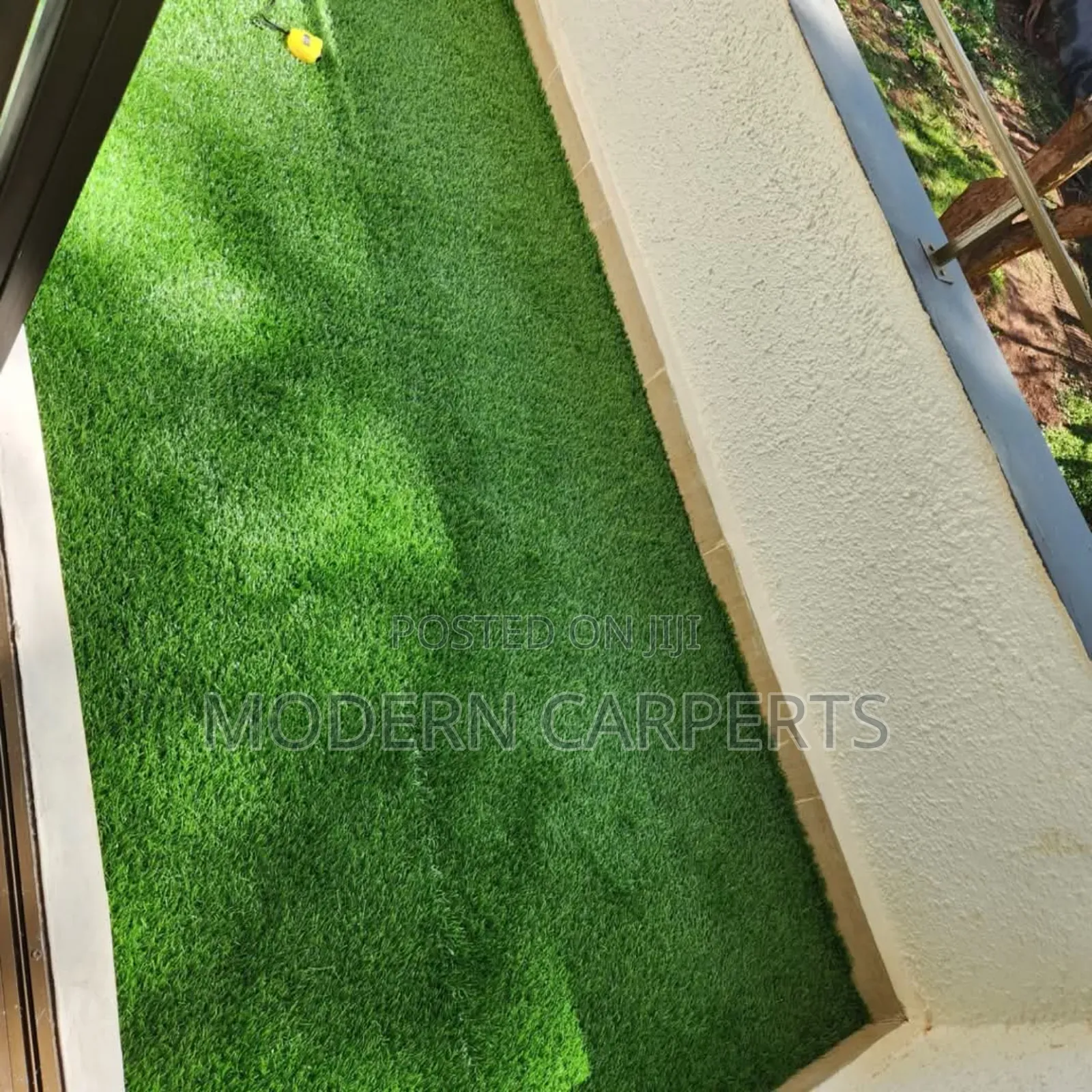 Blanc Artificial Turf