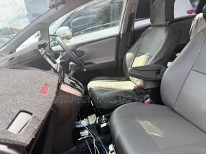 Toyota Wish 2010 Off white