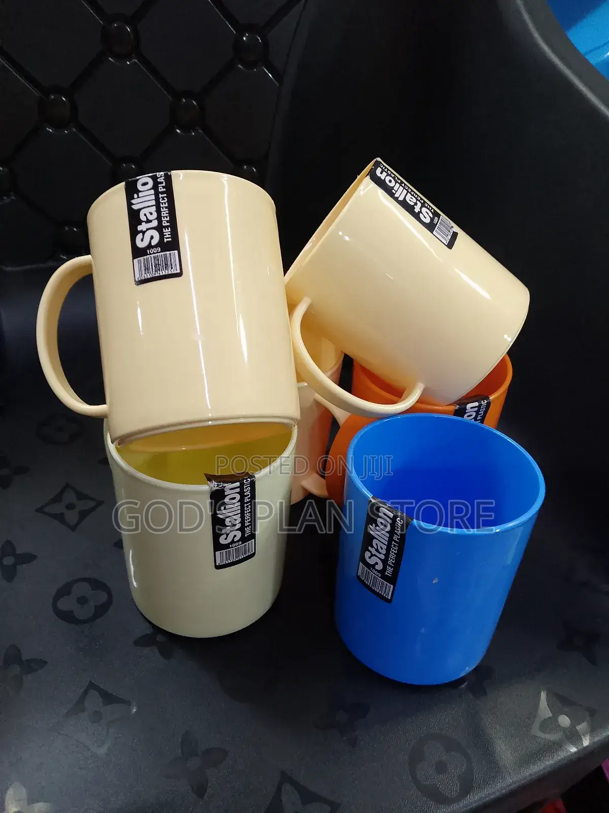 Plastic Cups Stallion 12pcs Good Quality