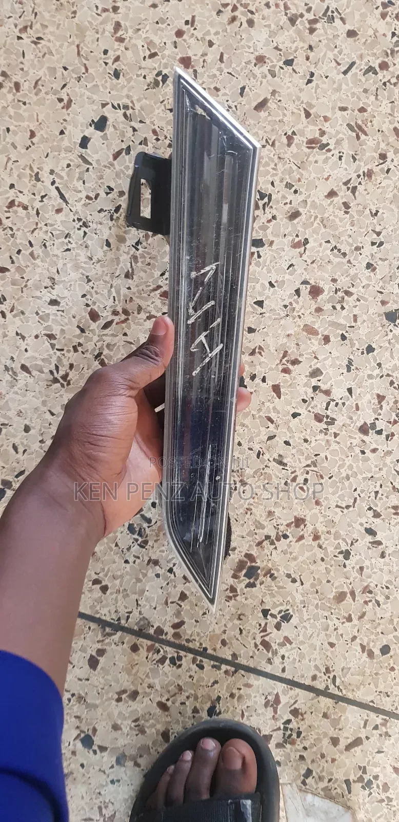 Nissan Murano Front Grill Indicators / Reflector